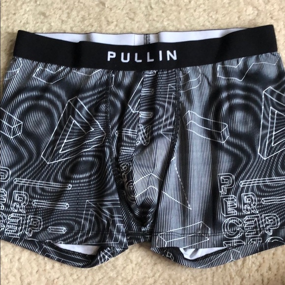 pullin shorts